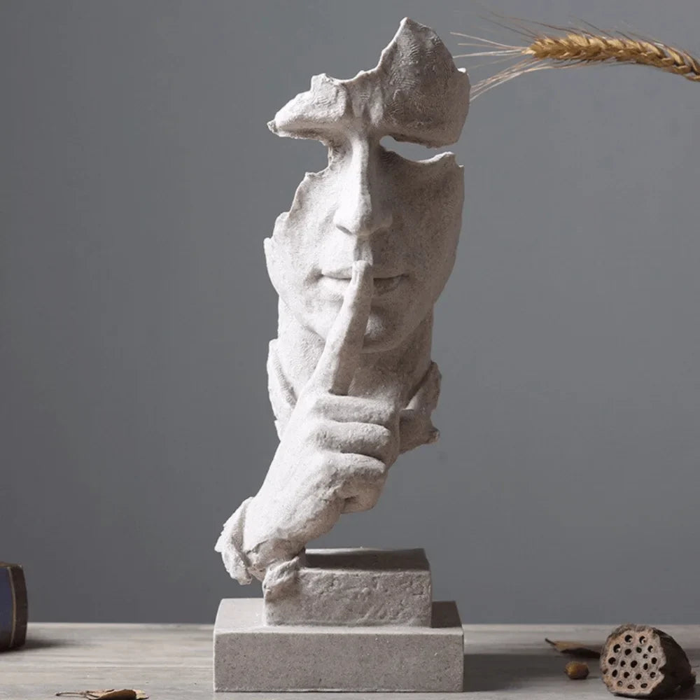 Escultura "Silêncio Vale Ouro" - Verse